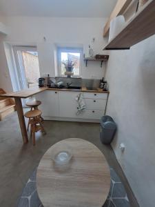 Billede fra billedgalleriet på Loft 33m2 et dépendance 15m2 avec jardin partagé i Plougasnou