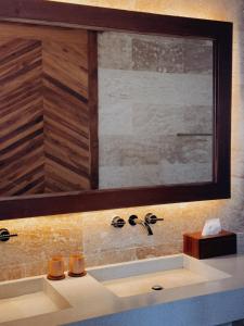 Ένα μπάνιο στο Villa ZEN - Private Pool Near Fisherman