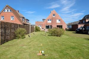 Taman di luar Haus am Meer-Ferienwohnungen Sylt