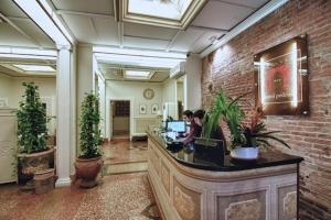 Vstupní hala nebo recepce v ubytování Hotel Pedrini