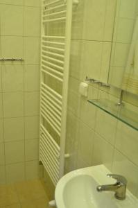 Bilik mandi di Apartment Sučany +3 gambar
