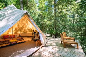 Loodusmaastik of the luxury tent lähedal