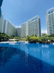 Hồ bơi trong/gần Maldives Suites, Azure Urban Resorts and Residences