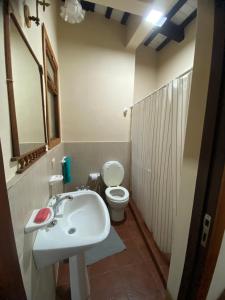 Ένα μπάνιο στο Hospedaje FliaMaria +20 φωτογραφίες