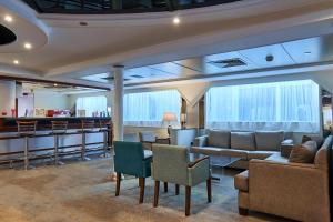 Posezení v ubytování NILE CRUISE ROYAL QUEEN I every Wednesday from ASWAN 3 nights & every Saturday from LUXOR 4 nights