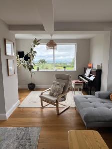 Stunning home with magnificent views in East Devon的休息区