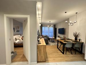 TV a/nebo společenská místnost v ubytování Apartament Trzy Wieże, Free parking, Self check-in, Katowice