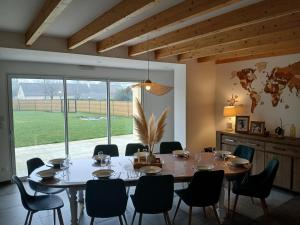 Khu vực ghế ngồi tại Maison a 12 mn du circuit des 24h