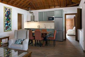 Η κουζίνα ή μικρή κουζίνα στο Villas Morera