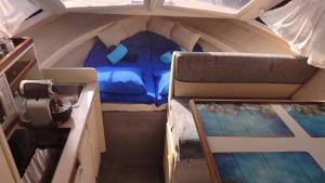 a small room with two bunk beds in a tent at Varuna en Sur de Tenerife in San Miguel de Abona