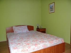 Kama o mga kama sa kuwarto sa Naša Tvrđava Guest Accommodation