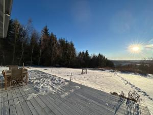 Sowi Sierp Domek w Górach Sowich durante el invierno
