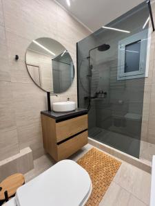 Koupelna v ubytování Feels Like Home 2 - Agrinio Suites