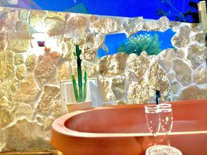 Billede fra billedgalleriet på Superbe Maison - Bain Chaud ou Froid & Cinema - Cap d'Agde i Cap d'Agde