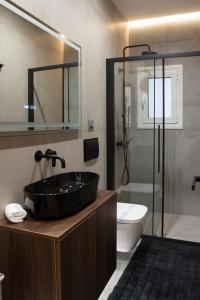 Ένα μπάνιο στο Luxury Suite 100m from Shore and Tram +6 φωτογραφίες