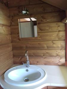 Bilik mandi di Un petit coin de paradis dans les Cévennes