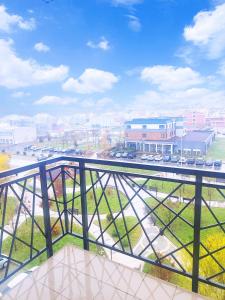 A balcony or terrace at Lux apartman Ub