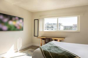 Ένα ή περισσότερα κρεβάτια σε δωμάτιο στο 1BR with Kitchen Eastern Shores near Sunny Isles