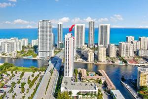 Nespecifikovaný výhled na destinaci Hallandale Beach nebo výhled na město při pohledu z apartmánu