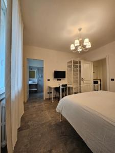 TV a/nebo společenská místnost v ubytování White House B&B