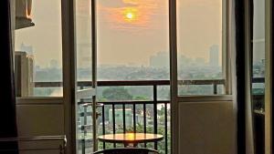Balkón nebo terasa v ubytování Amazing view Apartment at Kemayoran JIEXPO -Min Stay 3 nights-