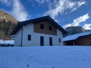 Villa luxueuse avec sauna et jacuzzi v zimě