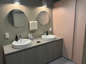 Koupelna v ubytování HOTEL minimumms女性専用カプセルホテルWomen only hotel