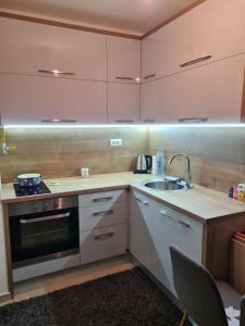 Η κουζίνα ή μικρή κουζίνα στο Mak