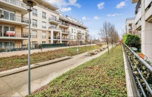 Afbeelding uit fotogalerij van Studio Lumineux et confortable parking in Carrières-sous-Poissy