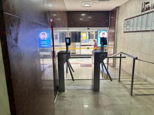a room with two parking meters in a building at Vitrine Estadia in Rio de Janeiro