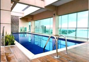 Gallery image of luxuri suite vista al rio in Guayaquil