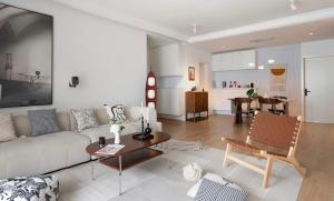 Coin salon dans l'établissement Eastern Hub - Bund Branch 3-Bedroom Near Yuyuan Garden, Nanjing Road with Shanghai Tower Views, Near Subway