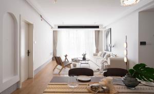 Coin salon dans l'établissement Eastern Hub - Bund Branch 3-Bedroom Near Yuyuan Garden, Nanjing Road with Shanghai Tower Views, Near Subway