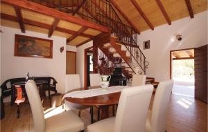 Posezení v ubytování One-Bedroom Holiday Home In Smokvica