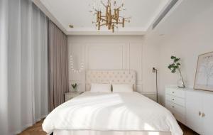 Ένα ή περισσότερα κρεβάτια σε δωμάτιο στο Eastern Hub - Bund Branch Yuyuan Garden Artistic 3bedroom with Bund View +32 φωτογραφίες