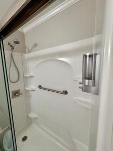 Ένα μπάνιο στο Apartment in Lexington, SC