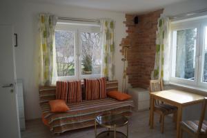 Posezení v ubytování Topwohnung 45m2 oder weißes Zimmer 15 m2 - Nähe Grünberg