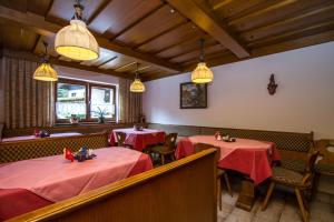 Gallery image of Pension Helga in Unken