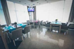 佐夫克萨格勒布酒店餐厅或其他用餐的地方