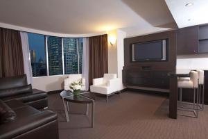 TV a/nebo společenská místnost v ubytování Hyatt Regency Toronto