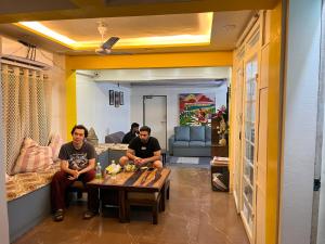 Posezení v ubytování HOSHTEL99 - PRIME - Stay, Cowork and Cafe