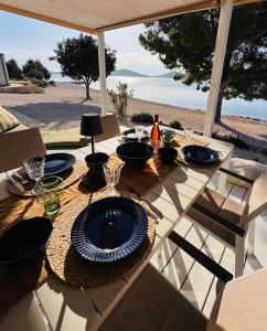 Posezení v ubytování Buqez Eco Resort - calm beach house 23 + 16 fotografií