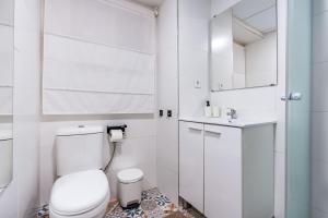 Ένα μπάνιο στο Piso Garaje Gratis Granada +22 φωτογραφίες