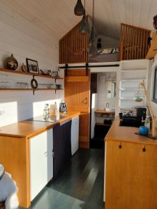 Kuchyň nebo kuchyňský kout v ubytování Tiny House, Hautes Vosges + 43 fotografií