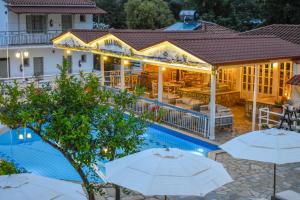 Πισίνα στο ή κοντά στο VILLA ROSA