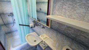Kúpeľňa v ubytovaní Apartment Malinska,Krk, Primorje-Gorski Kotar 10