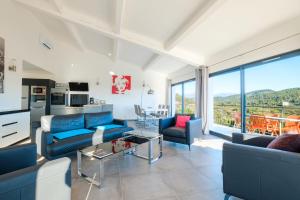 Kuchyň nebo kuchyňský kout v ubytování Villa Luxe Vue Mer Baie De Cannes