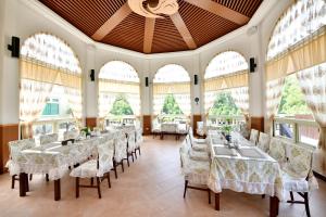 Moon Shine B&B tesisinde bir oturma alanı