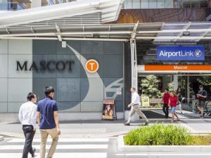 Gallery image of L8 Modern 2B with Parking Affordable Convenient in Sydney