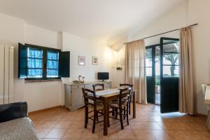 A television and/or entertainment centre at Agriresidence Debbiare